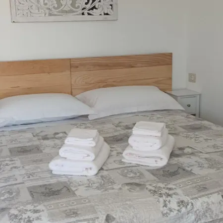 Casa Marta 度假居 Fermata di Enas